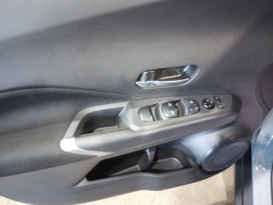 2023 Nissan Kicks SV Xtronic CVT