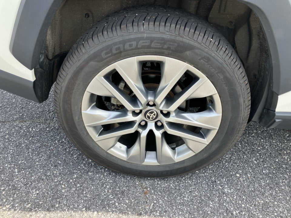 2022 Toyota RAV4 XLE Premium