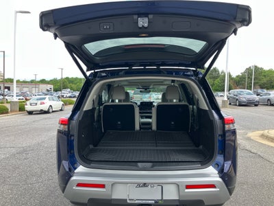 2024 Nissan Pathfinder SL 4WD