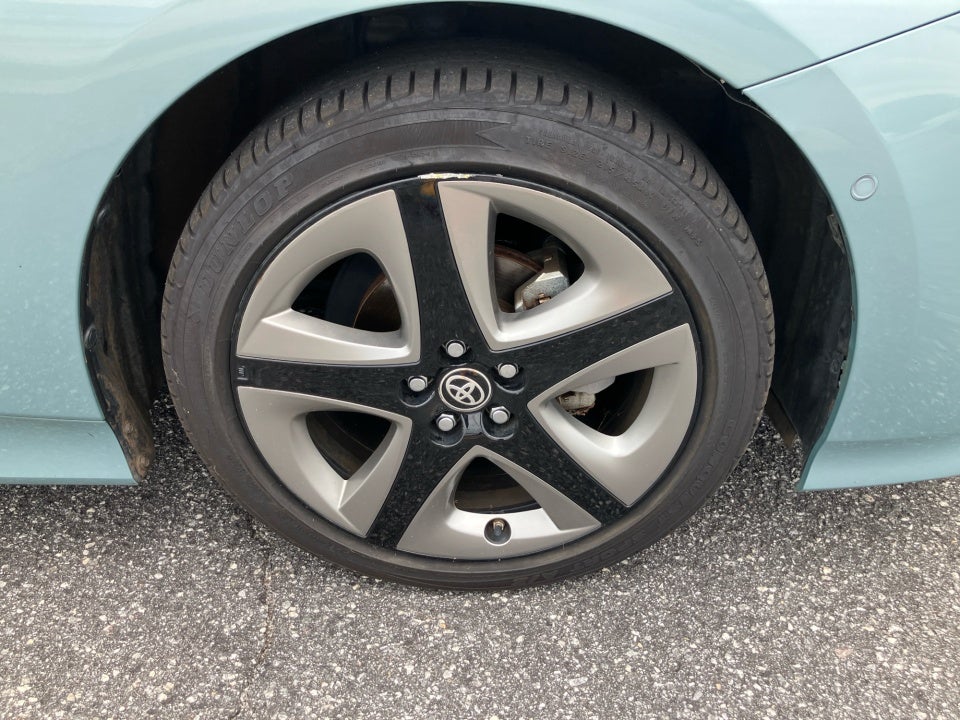 2019 Toyota Prius XLE