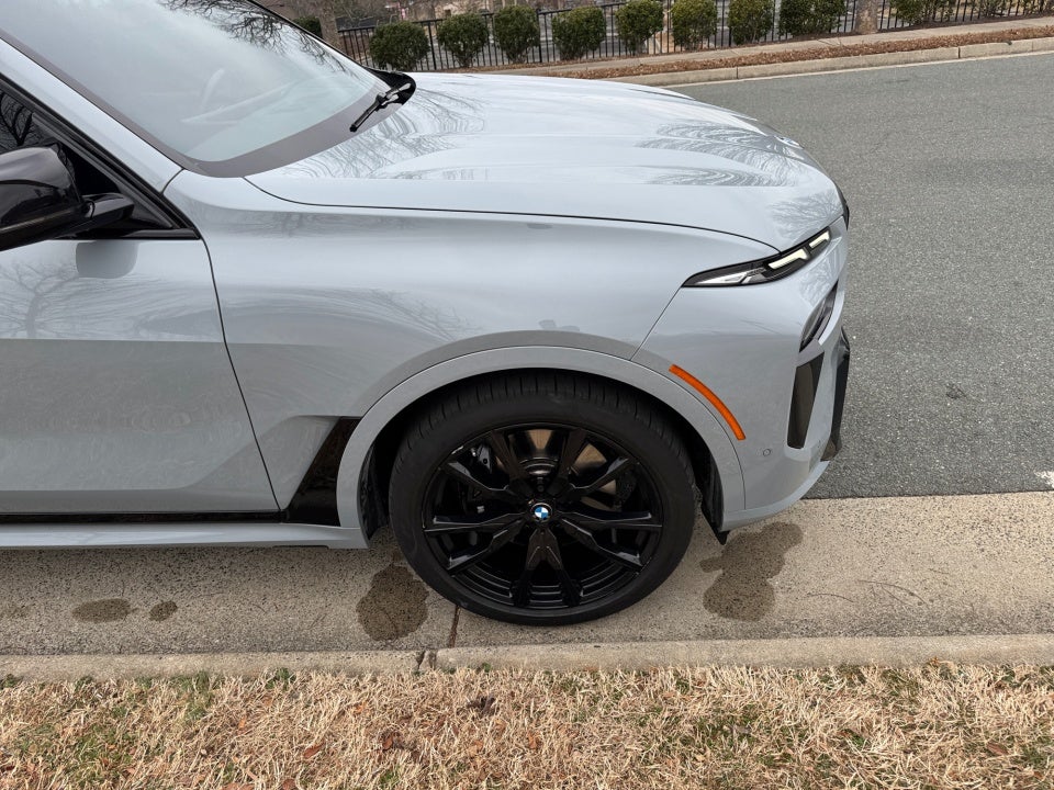 2023 BMW X7 M60i