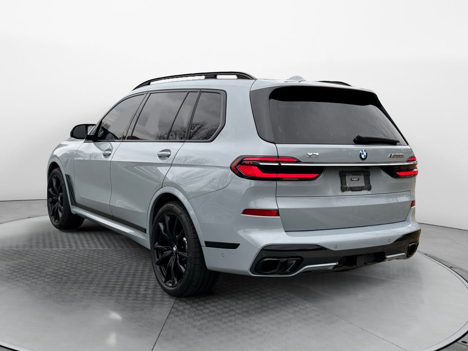2023 BMW X7 M60i
