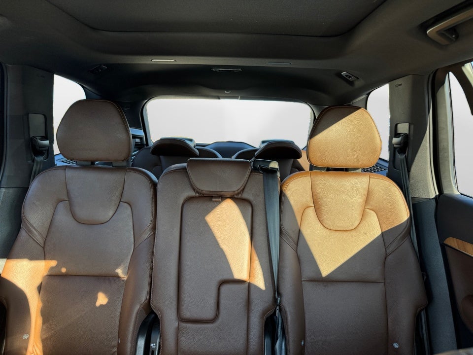 2022 Volvo XC90 T6 Momentum 7 Passenger