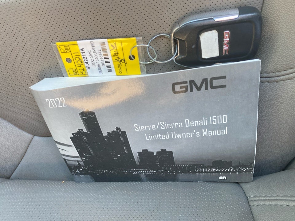 2022 GMC Sierra 1500 Limited 4WD Crew Cab Short Box SLT