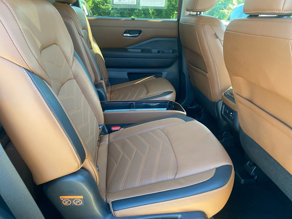 2024 Nissan Pathfinder Platinum 4WD