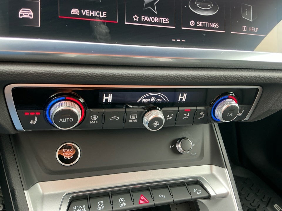 2025 Audi Q3 Premium 45 TFSI S line quattro Tiptronic