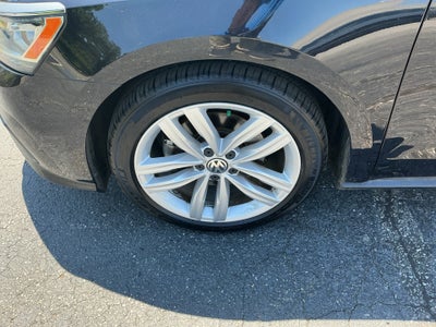 2018 Volkswagen Passat 2.0T SE