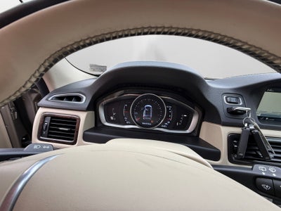 2016 Volvo XC70 T5 Drive-E Premier