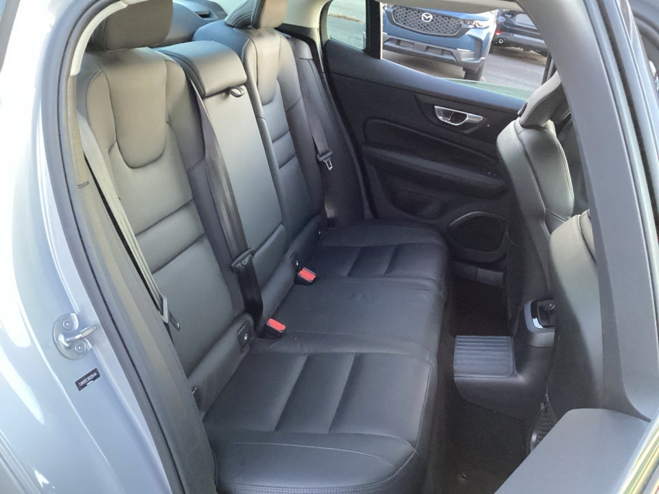 2024 Volvo S60 Recharge Plug-In Hybrid T8 Plus Dark Theme