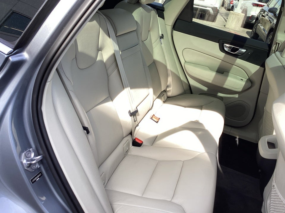 2018 Volvo XC60 T6 Momentum