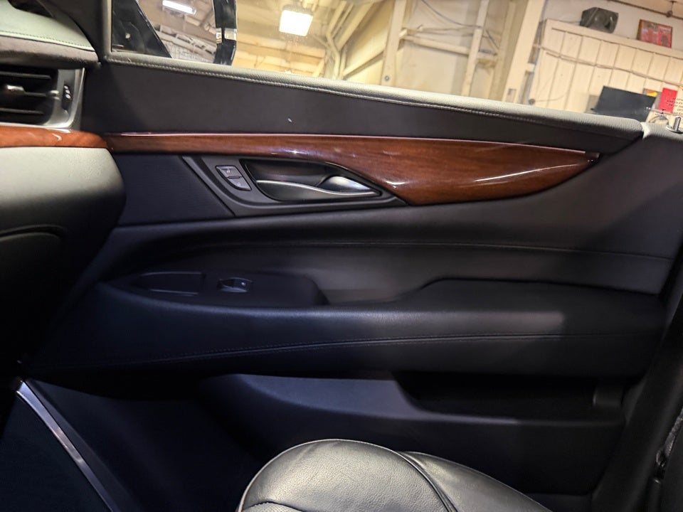 2016 Cadillac Escalade Luxury Collection