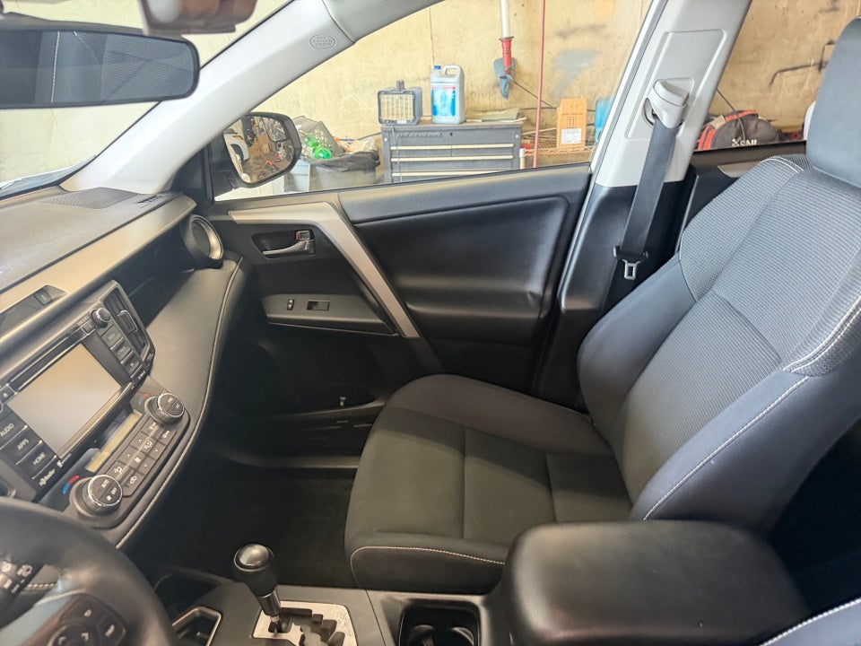 2016 Toyota RAV4 XLE
