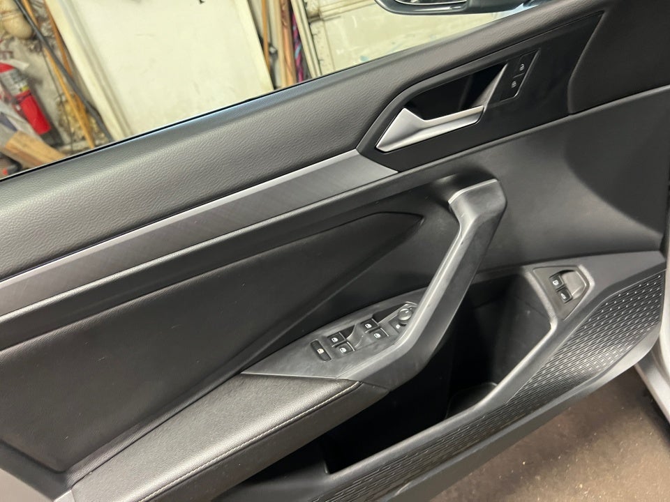 2023 Volkswagen Jetta 1.5T SE