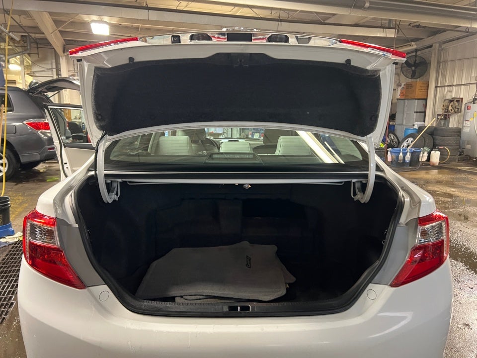 2012 Toyota Camry Hybrid XLE