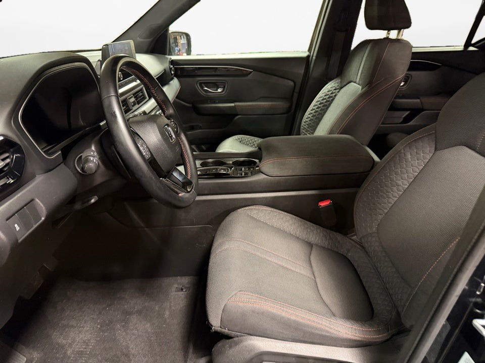 2023 Honda Pilot AWD Sport