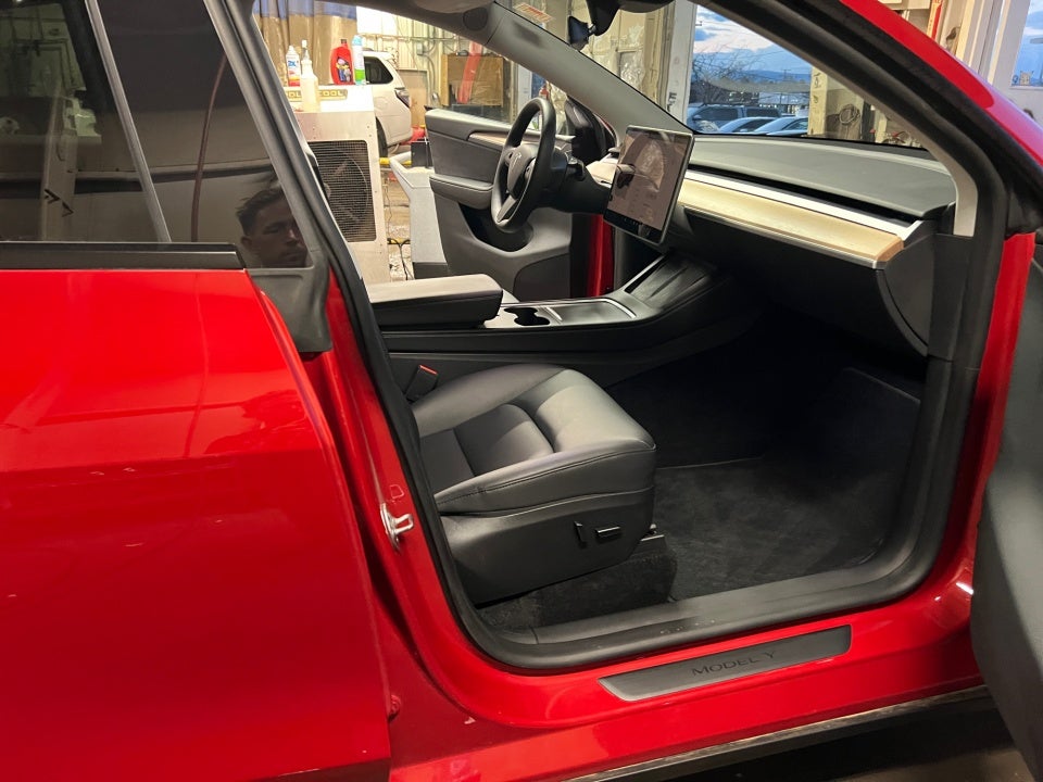 2023 Tesla Model Y Long Range Dual Motor All-Wheel Drive