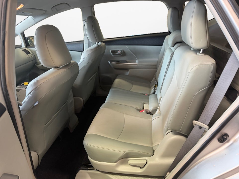 2013 Toyota Prius v Five