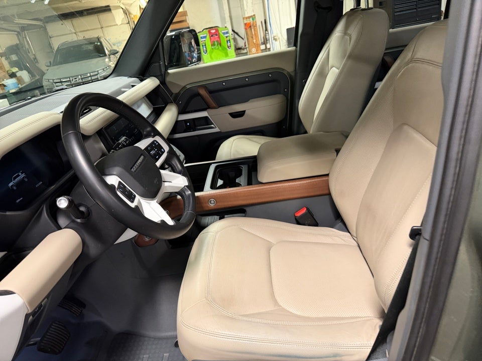2024 Land Rover Defender 110 P400 S