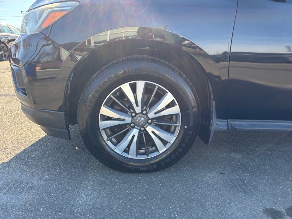 2017 Nissan Pathfinder SL