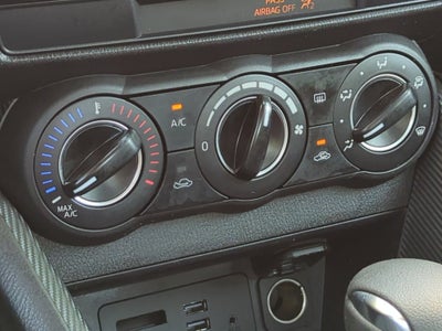 2019 Toyota Yaris Sedan LE