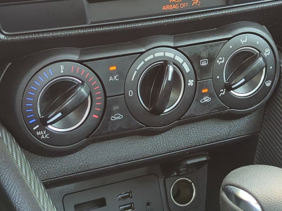 2019 Toyota Yaris Sedan LE