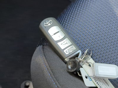 2019 Toyota Yaris Sedan LE