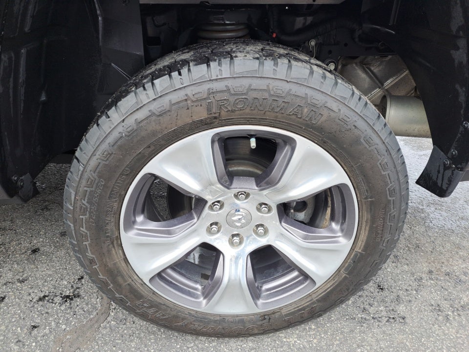 2020 RAM 1500 Laramie Crew Cab 4x4 6'4" Box