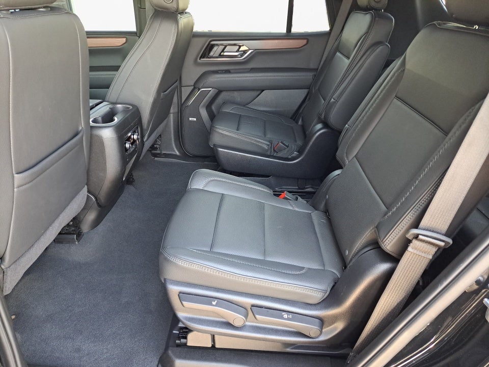 2025 GMC Yukon 4WD Denali