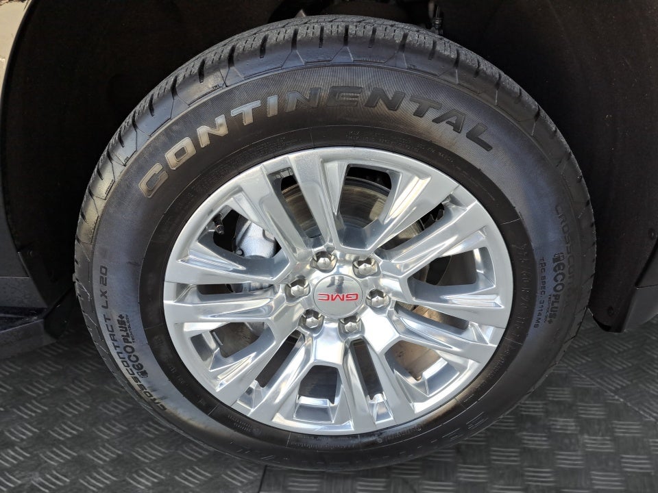 2025 GMC Yukon 4WD Denali