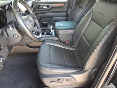 2025 GMC Yukon 4WD Denali