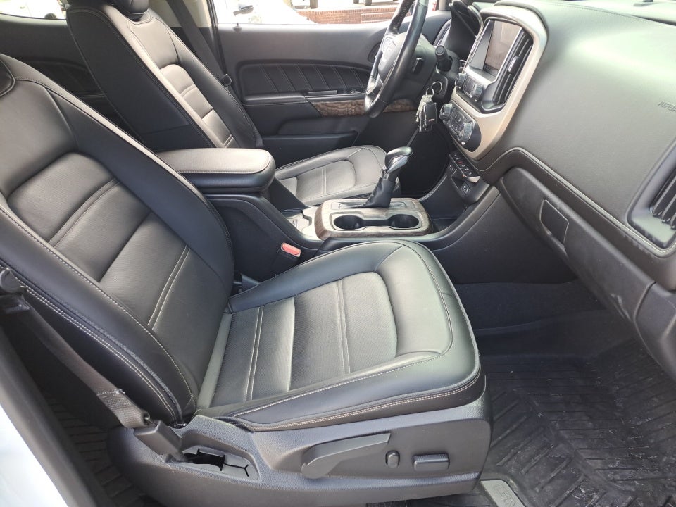 2022 GMC Canyon 4WD Crew Cab Short Box Denali