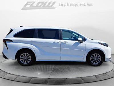 2025 Toyota Sienna LE