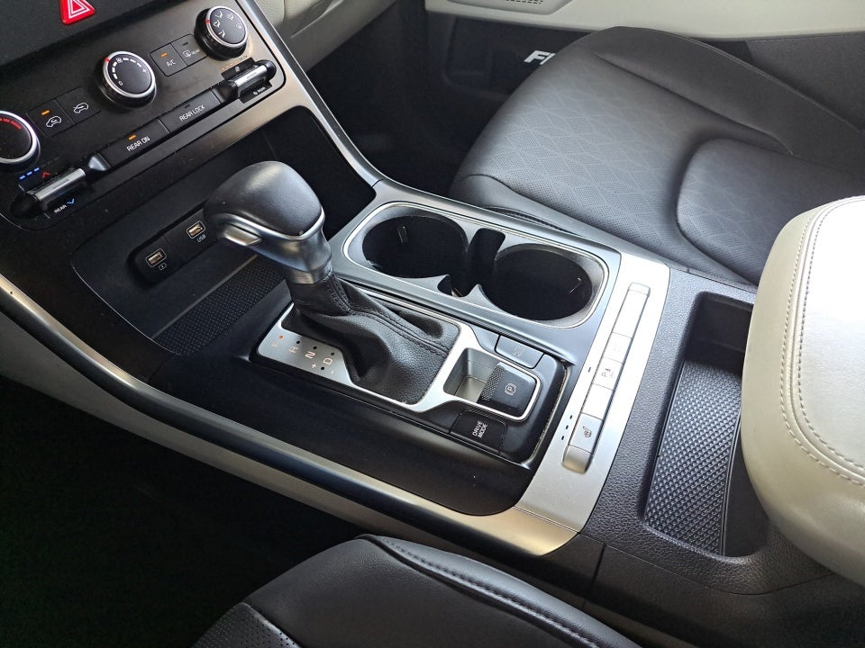 2023 Kia Carnival MPV LX Seat Package