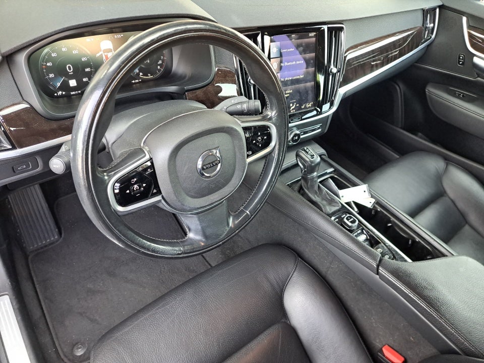 2017 Volvo S90 Momentum