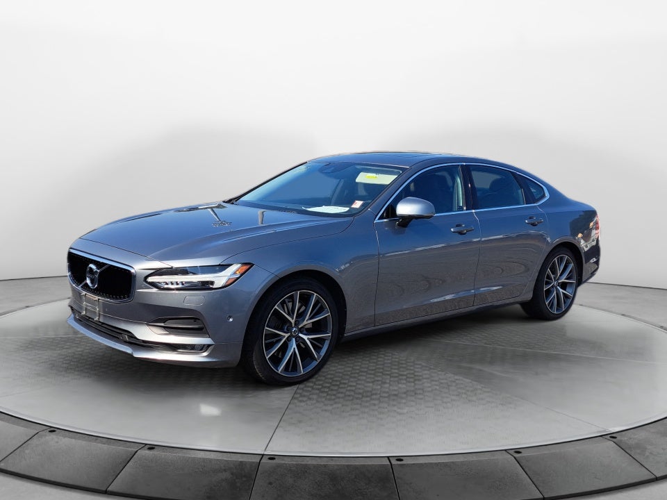 2017 Volvo S90 Momentum