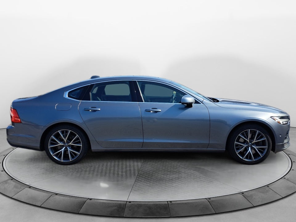 2017 Volvo S90 Momentum