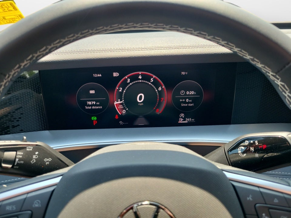 2025 Volkswagen Tiguan 2.0T SE