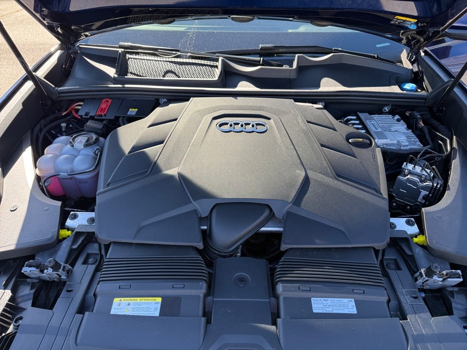 2023 Audi Q8 Premium Plus 55 TFSI quattro Tiptronic