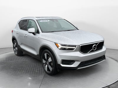 2019 Volvo XC40 T5 Momentum