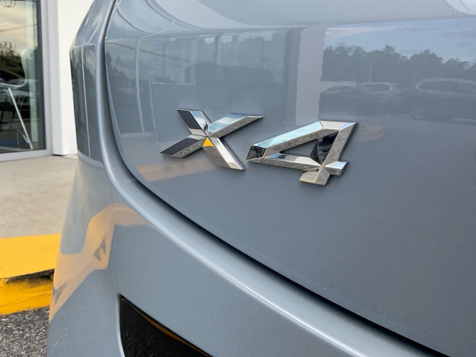 2023 BMW X4 xDrive30i