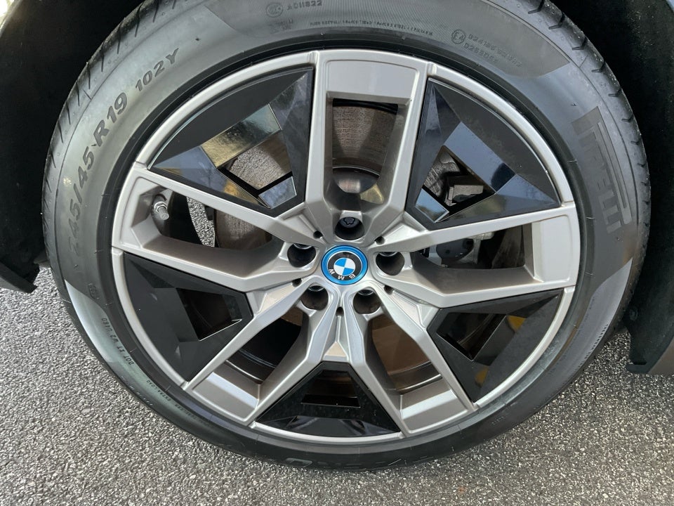 2024 BMW i5 eDrive40
