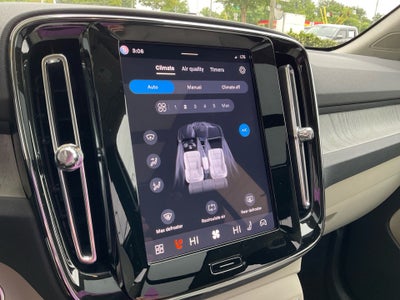 2024 Volvo XC40 B5 Plus Bright Theme