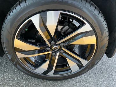 2024 Volvo XC40 B5 Plus Bright Theme