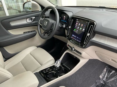 2024 Volvo XC40 B5 Plus Bright Theme