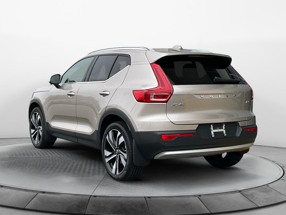2024 Volvo XC40 B5 Plus Bright Theme
