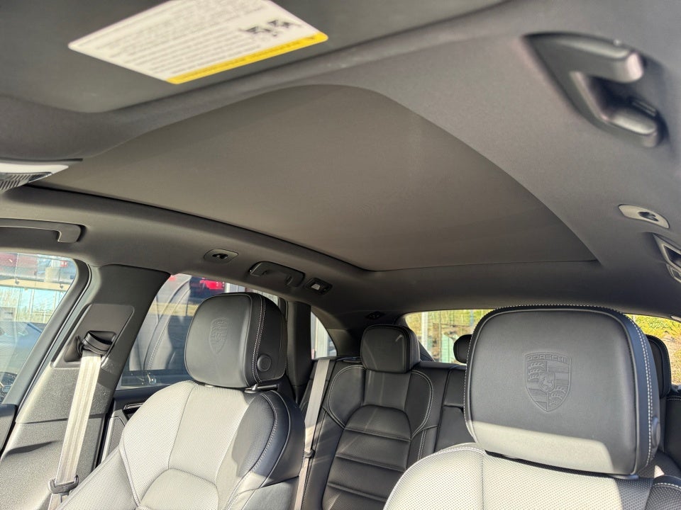 2025 Porsche Macan T