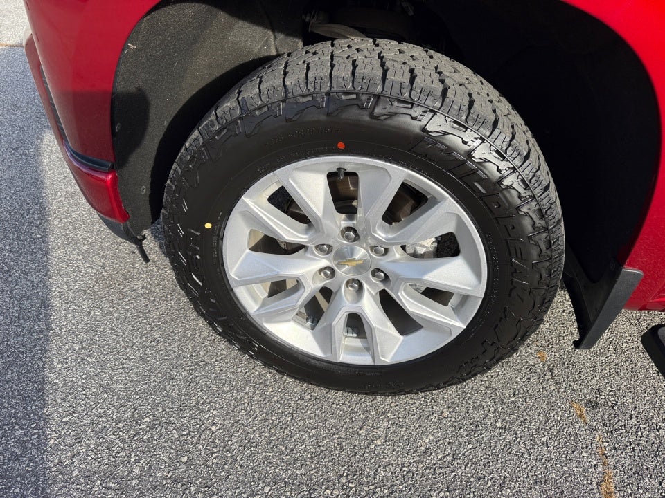 2021 Chevrolet Silverado 1500 4WD Crew Cab Short Bed Custom