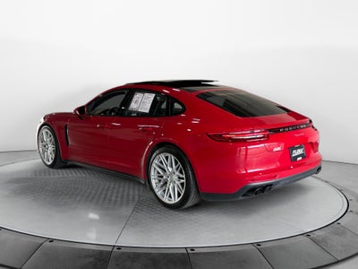2018 Porsche Panamera 4