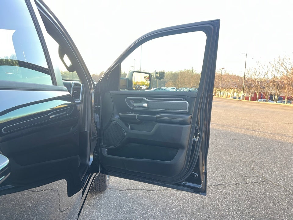 2022 RAM 1500 Big Horn Crew Cab 4x4 5'7" Box