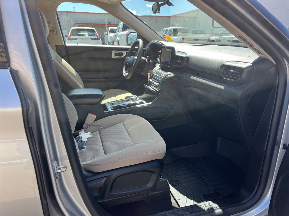 2020 Ford Explorer Base